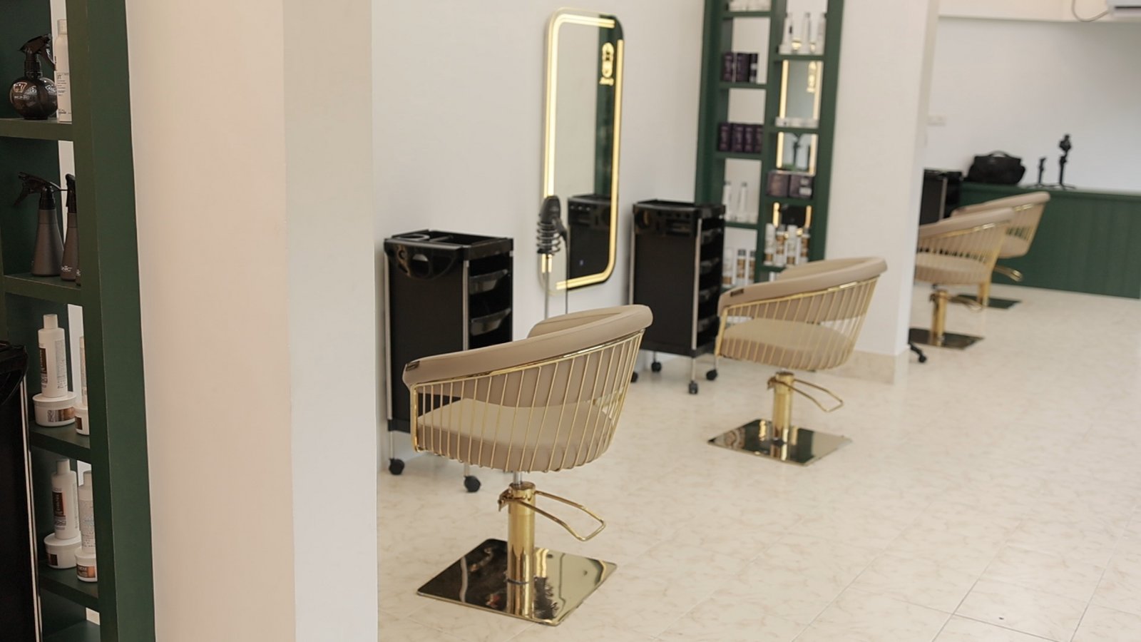 Manis Family Salon interior